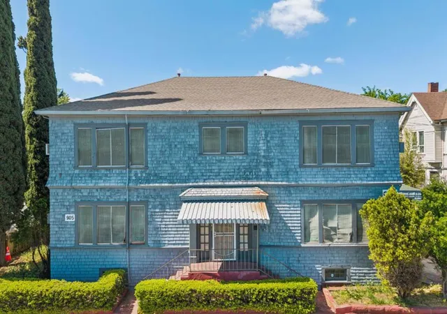 3rd image of 905 N Commerce St, Stockton, CA 95202 | MLS# ML82041701
