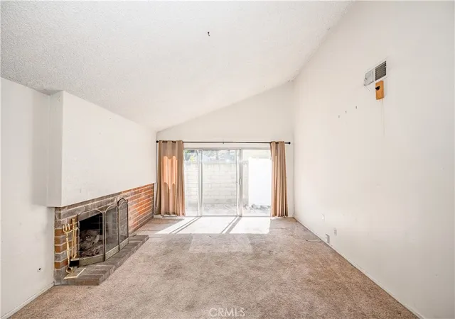 Photo 4 of Single family home for sale at 27440 Annette Jo Cir, Santa Clarita, CA 91350 | MLS# SR26071772 | Listing updated on 2026-09-11