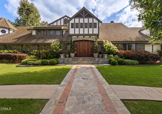 3rd image of 860 Flintridge Ave, La Canada Flintridge, CA 91011 | MLS# P1-26568
