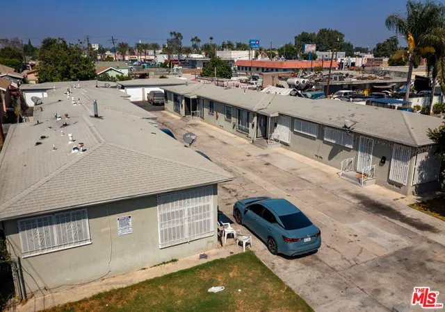 Listing Photo 4 - Condo for sale in building located at 1307 E Peck St, Compton, CA 90221