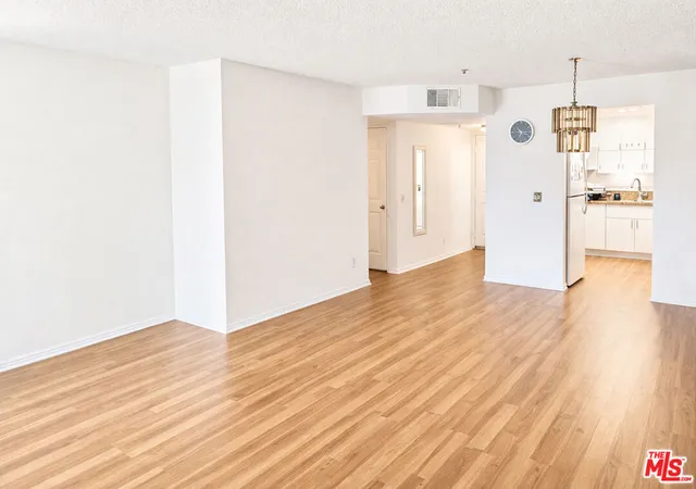 5th image of 9014 Burnet Ave #208, North Hills, CA 91343 | MLS# 26673843