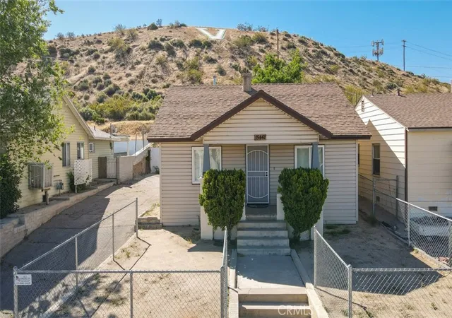 Photo 2 of Single family home for sale at 15461 Hesperia Rd, Victorville, CA 92395 | MLS# CV26073336 | Listing updated on 2026-10-01