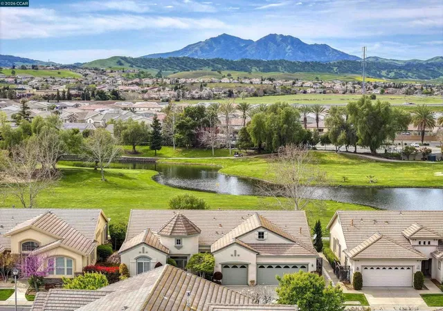 Photo 3 of Single family home for sale at 211 Benoni Ln, Brentwood, CA 94513 | MLS# 41129787 | Listing updated on 2026-10-05