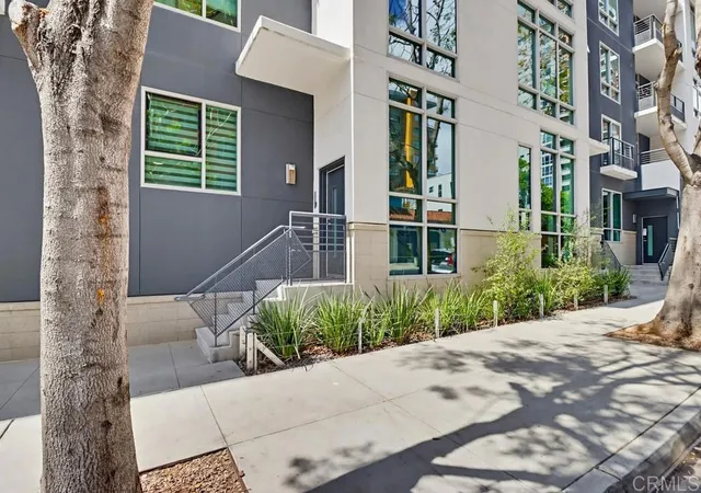 Photo 1 of Sale Pending at 425 W Beech St #226, San Diego, CA 92101 | MLS# PTP2602536 | Listing updated on 2026-09-23