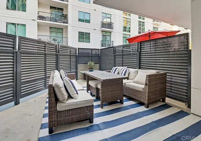 Photo 3 of Sale Pending at 425 W Beech St #226, San Diego, CA 92101 | MLS# PTP2602536 | Listing updated on 2026-09-23