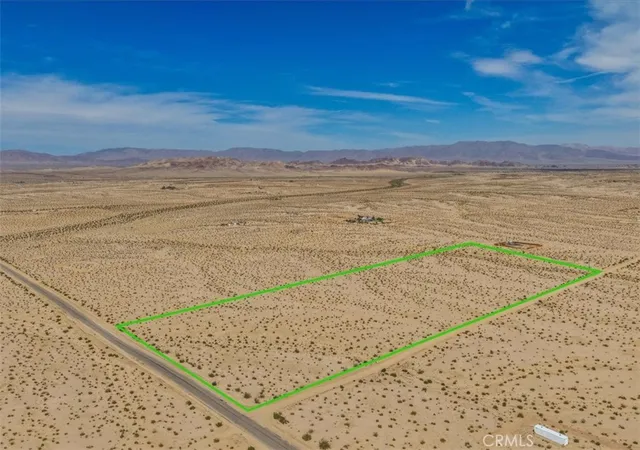 3rd image of 101 Diamond Bar, Twentynine Palms, CA 92277 | MLS# JT26068342