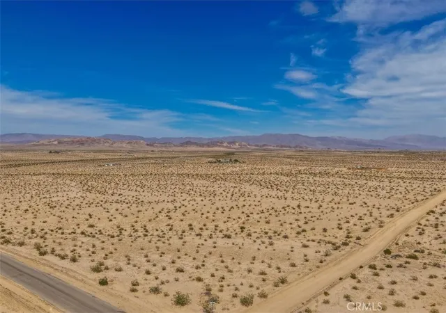 5th image of 101 Diamond Bar, Twentynine Palms, CA 92277 | MLS# JT26068342