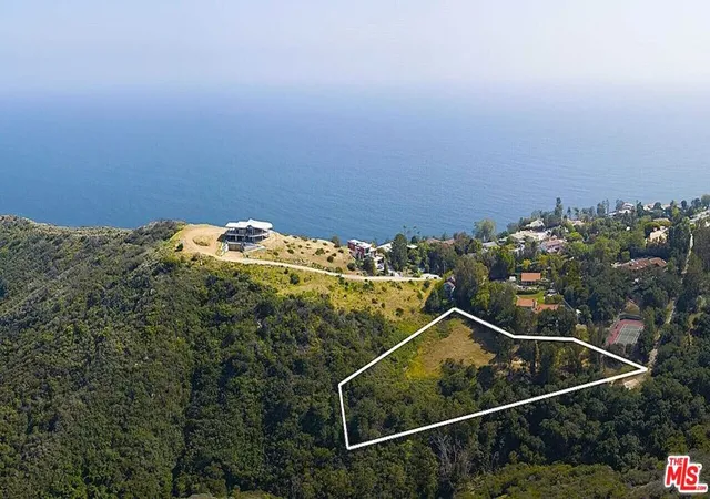 Homes for sale in Malibu, CA | 20711 Rockcroft Dr, Malibu, CA 90265 | MLS# 26674043