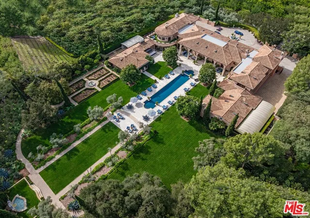 3rd image of 77 Beverly Park Ln, Beverly Hills, CA 90210 | MLS# 26662033
