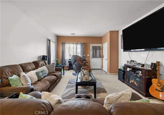 4th image of 1329 W Ave I, Lancaster, CA 93534 | MLS# SR26068274
