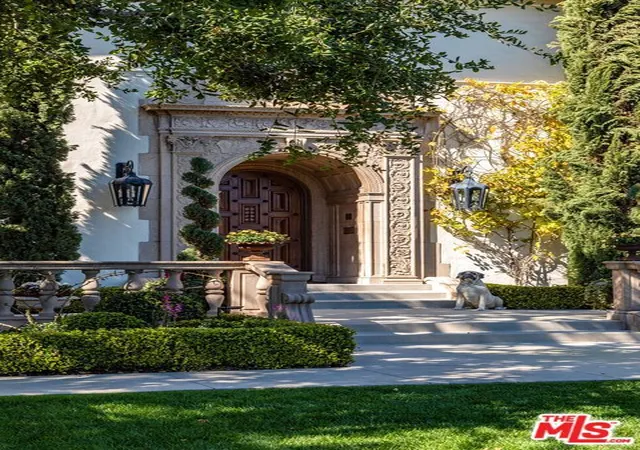 2nd image of 501 S Hudson Ave, Los Angeles, CA 90020 | MLS# 26673865