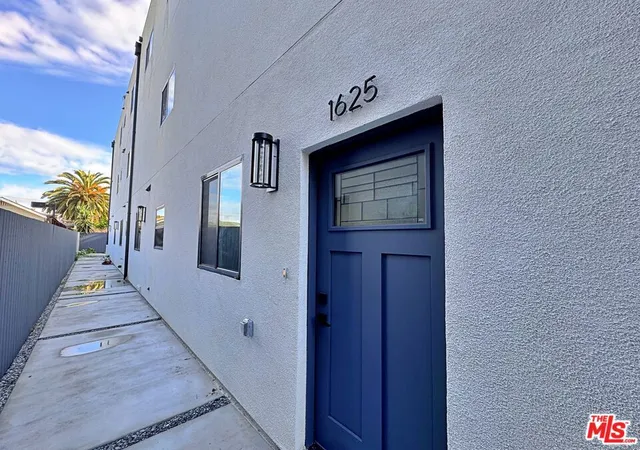 Homes for sale in Los Angeles, CA | 1625 W 37th Pl, Los Angeles, CA 90018 | MLS# 26673035