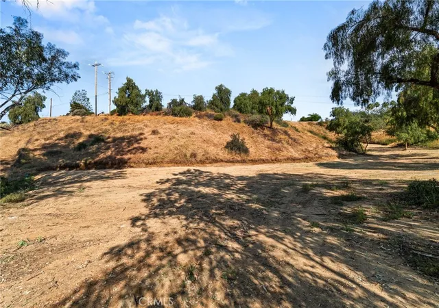 Photo 3 of Land for sale at 0 W Sunset Dr, Redlands, CA 92373 | MLS# IG26067878 | Listing updated on 2026-04-07