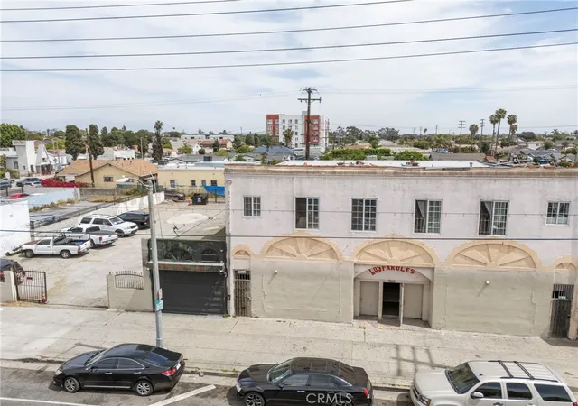 Photo 2 of Sale Pending at 7916 S Central, Los Angeles, CA 90001 | MLS# IG26072738 | Listing updated on 2026-09-29
