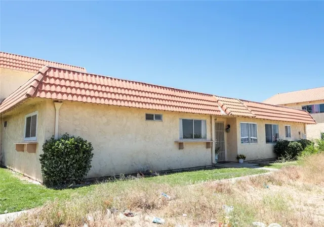 Photo 1 of Condo for sale at 43618 Stanridge Ave, Lancaster, CA 93535 | MLS# DW26073726 | Listing updated on 2026-09-10