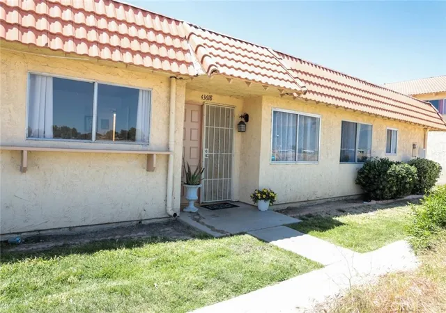 Photo 2 of Condo for sale at 43618 Stanridge Ave, Lancaster, CA 93535 | MLS# DW26073726 | Listing updated on 2026-09-10