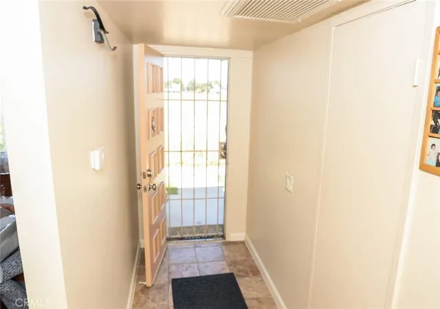 Listing Photo 4 - Condo for sale in building located at 43618 Stanridge Ave, Lancaster, CA 93535