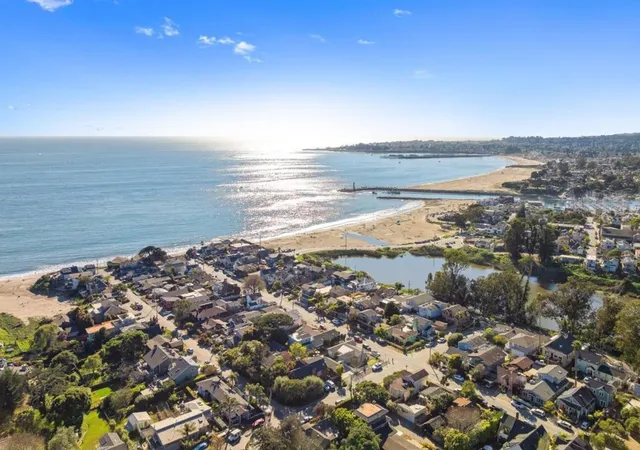 Homes for sale in Santa Cruz, CA | 2974 E Cliff Dr, Santa Cruz, CA 95062 | MLS# ML82041622