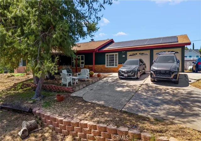 Photo 1 of Sale Pending at 1644 Cuatro Ln, Fallbrook, CA 92028 | MLS# IV26072303 | Listing updated on 2026-10-08