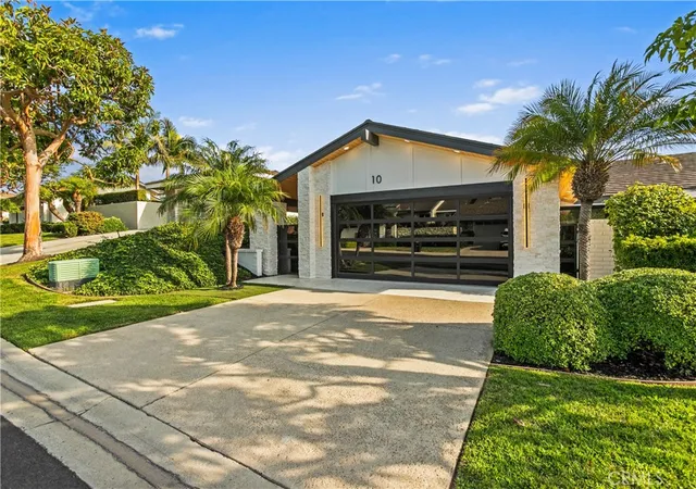 27th image of 10 White Water Dr, Corona Del Mar, CA 92625 | MLS# OC26073834