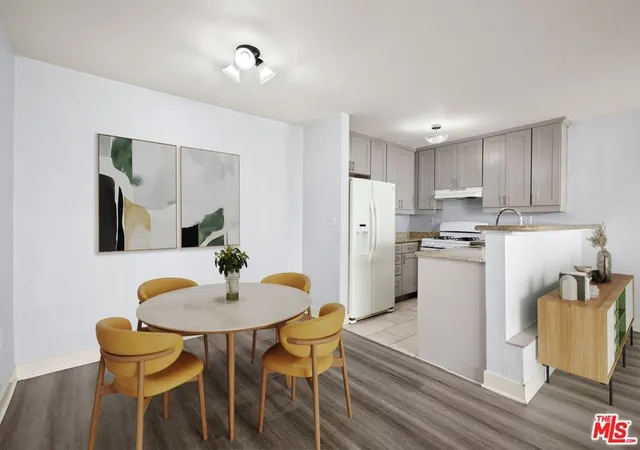 5th image of 18530 Hatteras St #115, Tarzana, CA 91356 | MLS# 26673277