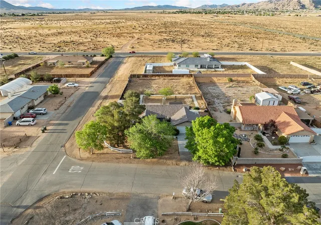 2nd image of 22404 Broken Lance Ct, Apple Valley, CA 92307 | MLS# HD26073075