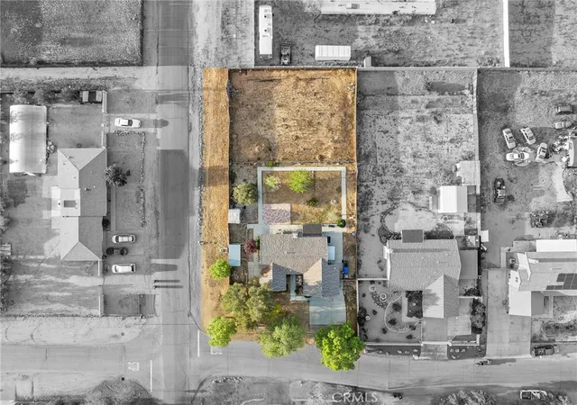 3rd image of 22404 Broken Lance Ct, Apple Valley, CA 92307 | MLS# HD26073075