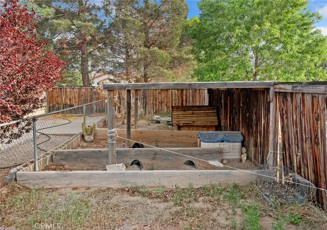 40th image of 22404 Broken Lance Ct, Apple Valley, CA 92307 | MLS# HD26073075