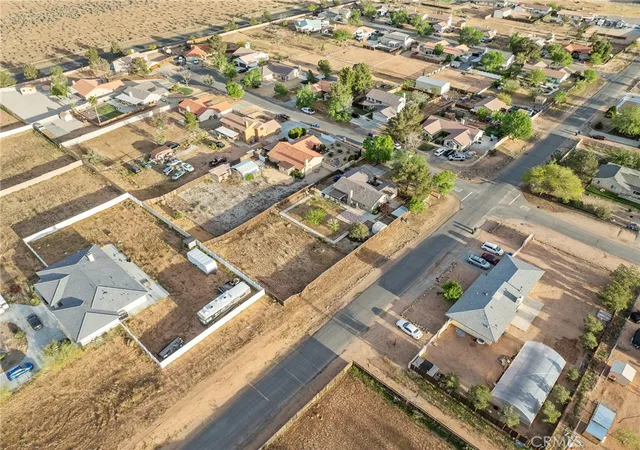 4th image of 22404 Broken Lance Ct, Apple Valley, CA 92307 | MLS# HD26073075