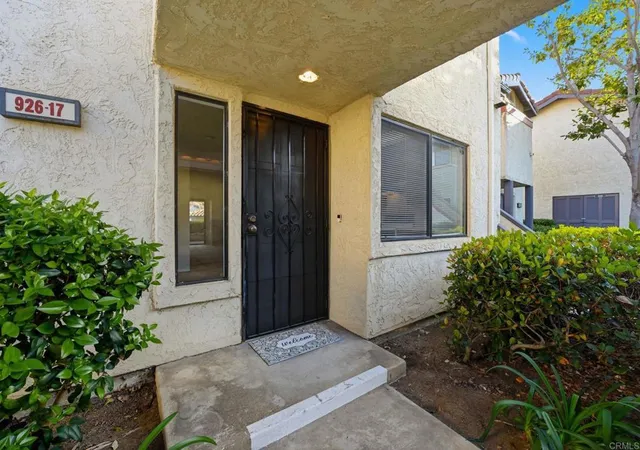 Homes for sale in Vista, CA | 926 Lupine Hill #17, Vista, CA 92081 | MLS# NDP2603288