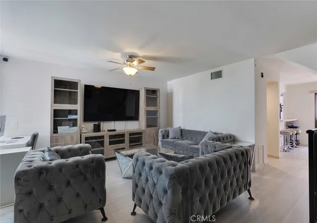 2nd image of 10231 Independence #C17, Chatsworth, CA 91311 | MLS# SR26074101