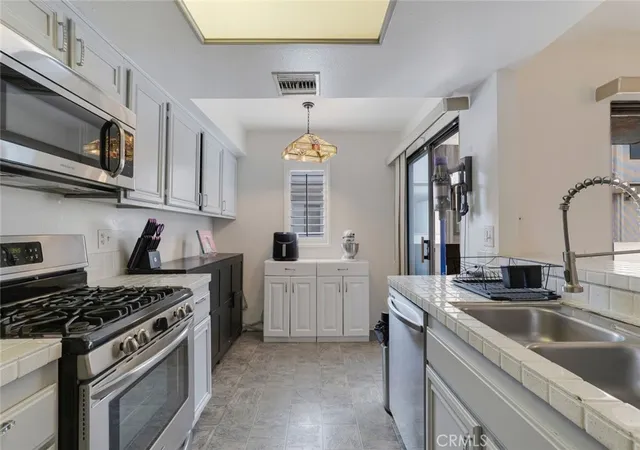 34th image of 10231 Independence #C17, Chatsworth, CA 91311 | MLS# SR26074101