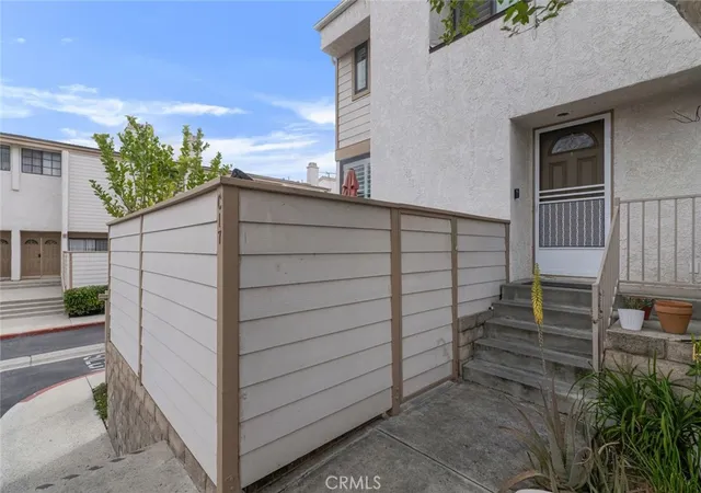 5th image of 10231 Independence #C17, Chatsworth, CA 91311 | MLS# SR26074101