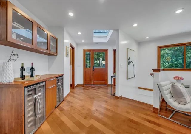 4th image of 12 Summit Rd, Woodside, CA 94062 | MLS# ML82041849