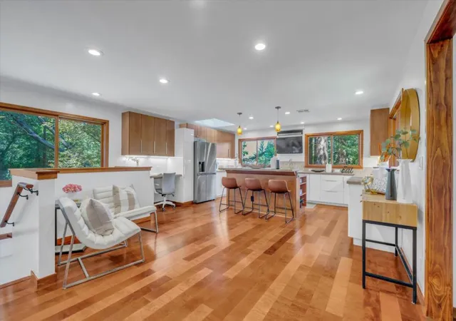 5th image of 12 Summit Rd, Woodside, CA 94062 | MLS# ML82041849