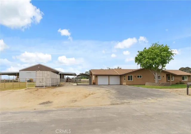 3rd image of 16540 Road 31, Madera, CA 93636 | MLS# FR26074065