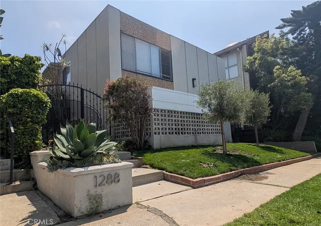 1st image of 1288 Barry, Los Angeles, CA 90025 | MLS# SB26074365