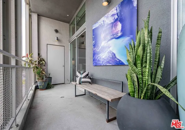 25th image of 751 N Fairfax Ave #4, Los Angeles, CA 90046 | MLS# 26674145