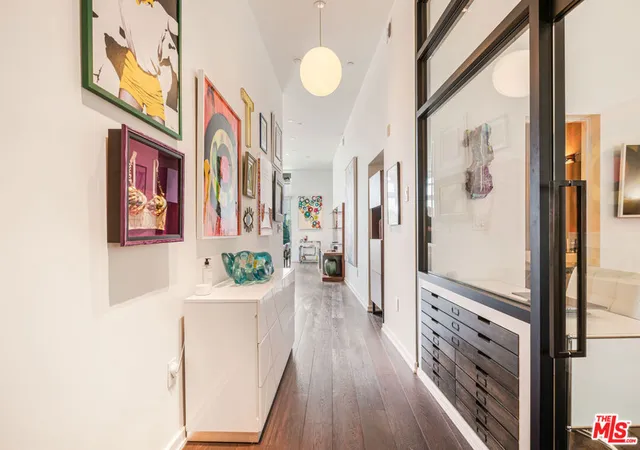 4th image of 751 N Fairfax Ave, Los Angeles, CA 90046
