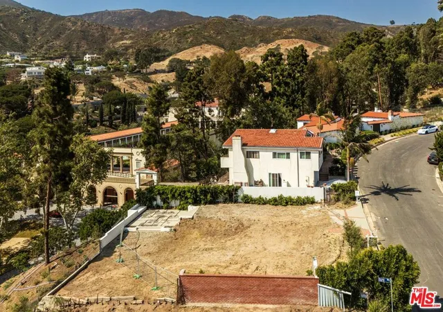 Photo 4 of Land for sale at 17941 Tramonto Dr, Pacific Palisades, CA 90272 | MLS# 26673749 | Listing updated on 2026-10-02