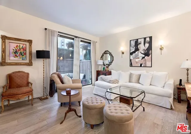 4th image of 853 Larrabee St, West Hollywood, CA 90069