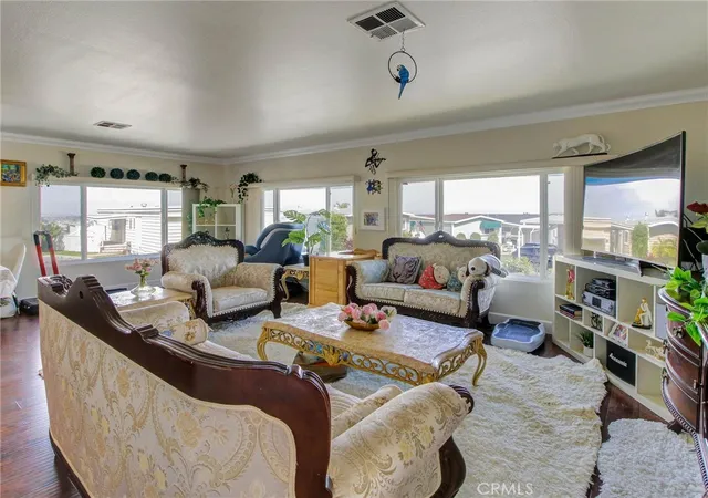 Photo 3 of Manufactured home for sale at 2550 Pacific Coast Hwy #255, Torrance, CA 90505 | MLS# SB26074602 | Listing updated on 2026-10-05