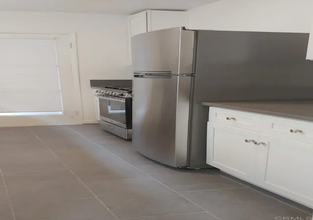 Listing Photo 2 - Condo for sale in building located at 1714 1718 Grevelia St, South Pasadena, CA 91030 - Unit #