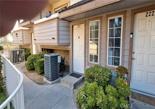 Photo 3 of Sale Pending at 11150 Glenoaks Blvd #223, Pacoima, CA 91331 | MLS# DW26073937 | Listing updated on 2026-10-02