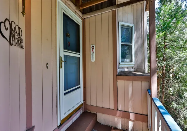 Photo 3 of Single family home for sale at 24083 Cresta Dr, Crestline, CA 92325 | MLS# IG26074925 | Listing updated on 2026-10-06