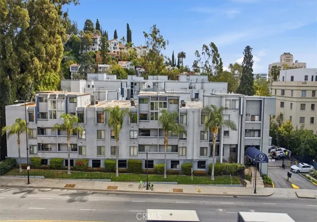 2nd image of 1940 N Highland, Los Angeles, CA 90068
