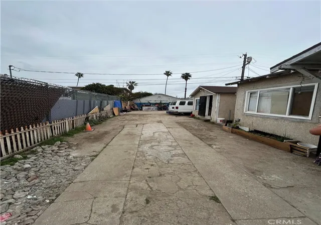 Homes for sale in Los Angeles, CA | 1362 E Vernon, Los Angeles, CA 90011 | MLS# DW26075046