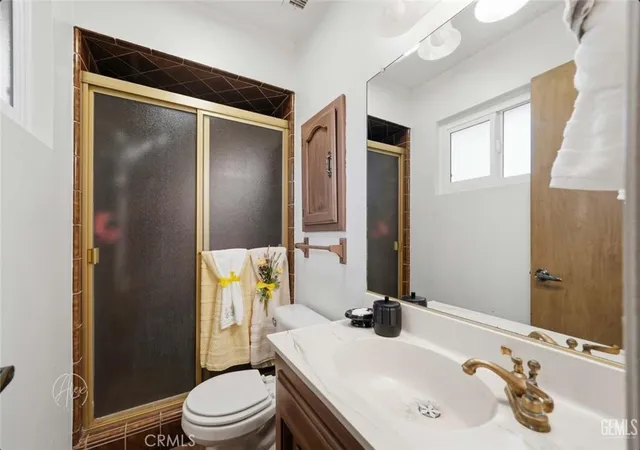 3rd image of 253 E Mckee, Bakersfield, CA 93307 | MLS# SR26075111