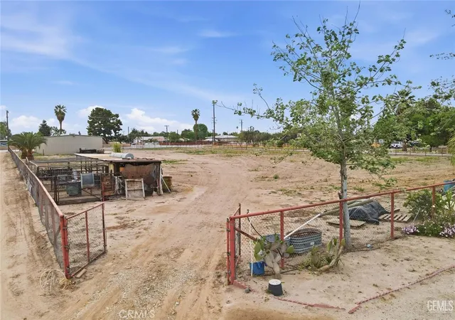 45th image of 253 E Mckee, Bakersfield, CA 93307 | MLS# SR26075111
