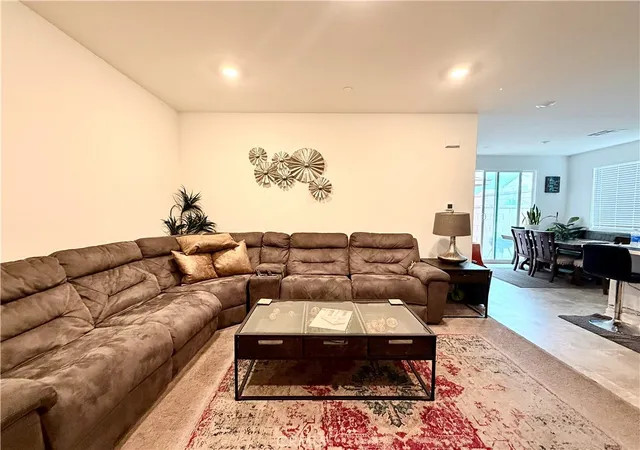 4th image of 16584 Poppy Seed Ln, Fontana, CA 92336 | MLS# DW26075137